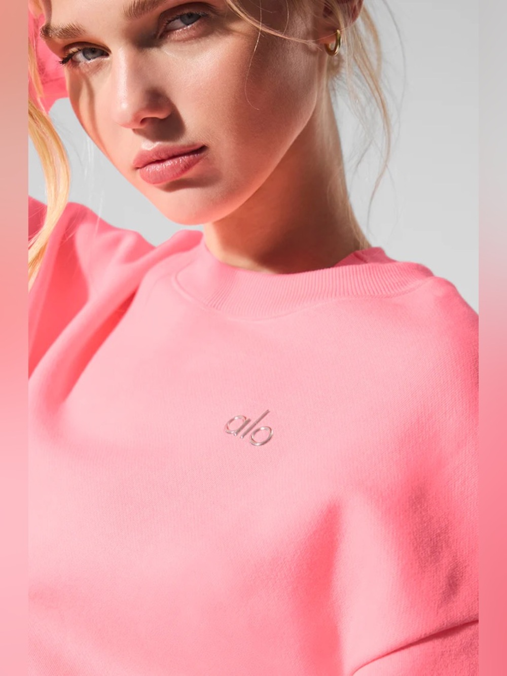 ALO Yoga bubble gum accolade hoodie & shorts